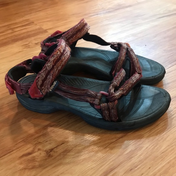 Tevas - Picture 2 of 4